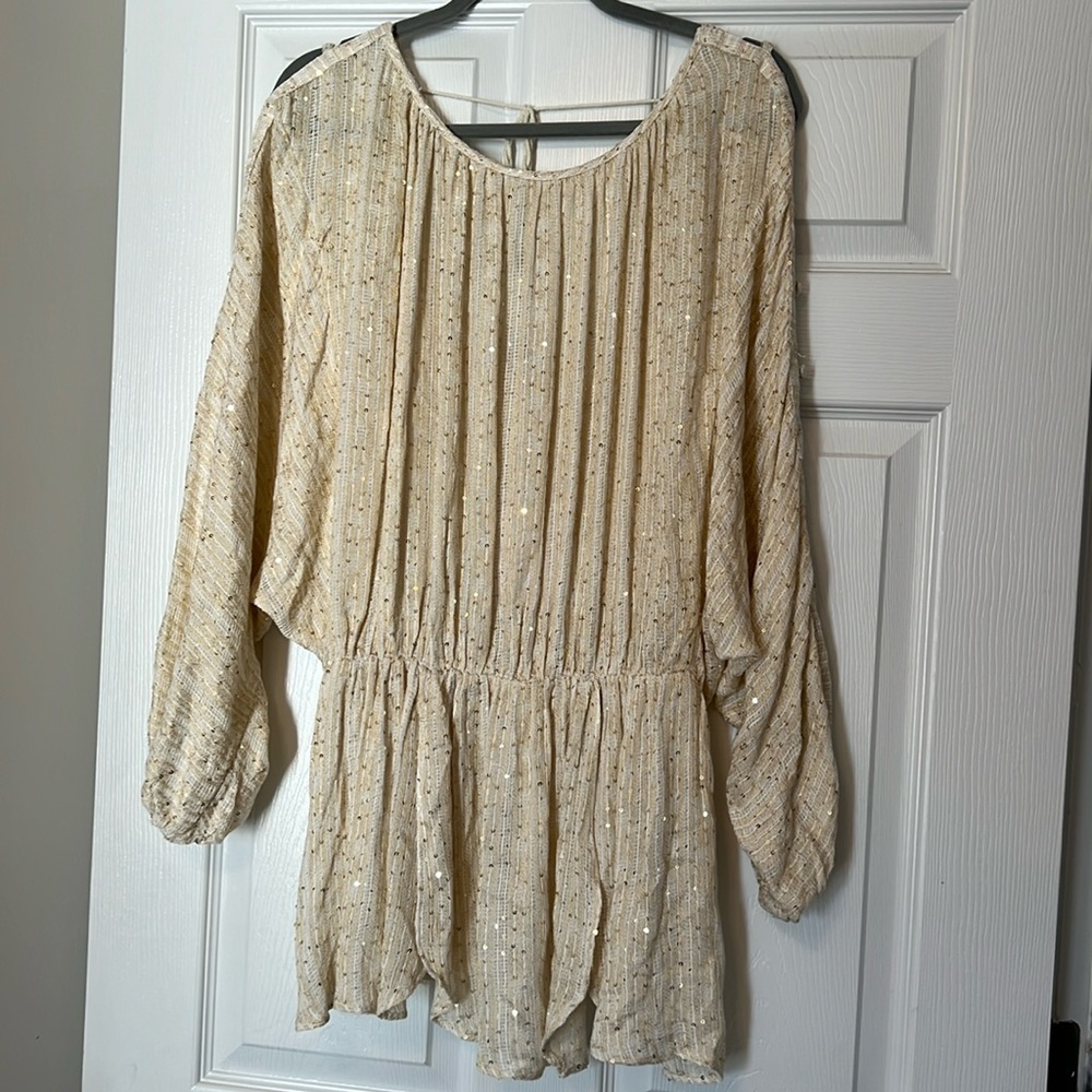 Free People champagne sequin top size Medium, never worn with tag